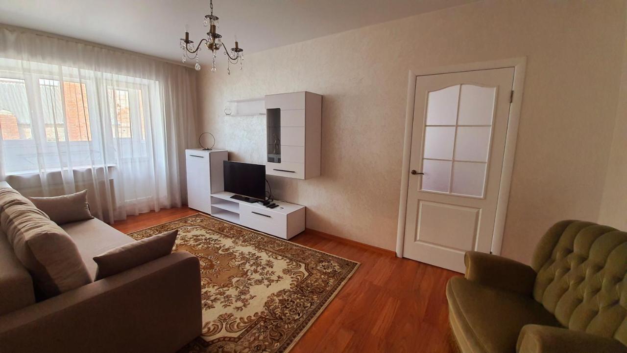Center Apartment Lutsʼk Exterior foto